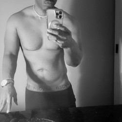 DeepSeek2000: Swingers Hotwife Cuckold