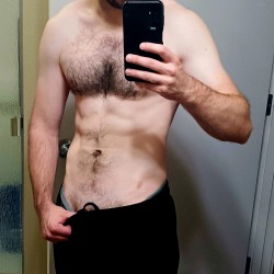 Portland swinger hotwife & cuckold profile – Pdx_thick_bull on Rocktie