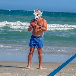 Charlotte swinger hotwife & cuckold profile – SpicySaltnPepper on Rocktie