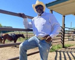 Minneapolis Black Bull Seeking couples and single females