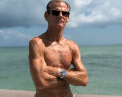 Attractive middle aged athletic type seeks married wives , single women for friendship and intamacy