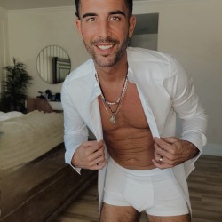 Los Angeles swinger hotwife & cuckold profile – JoeyAvalon on Rocktie