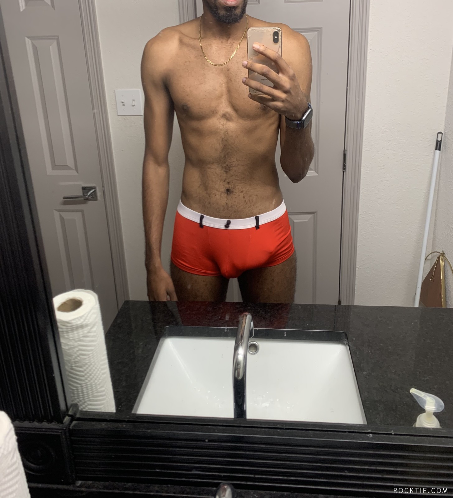 Bull seeking Hotwife